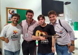 Dudu do Cavaco supera deficiência e faz shows pelo Brasil