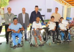 APAE Valinhos recebe doação de cadeiras de rodas de programa social da Igreja Jesus Cristo dos Últimos Dias