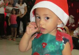 Instituto Esperança reúne familiares das crianças na Festa de Natal