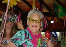 Idosos do Recanto dos Velhinhos revivem as alegrias do carnaval