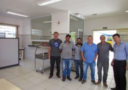 Anti-câmara na cozinha da APAE recebe melhorias patrocinadas pela Vidraçaria São Luís