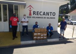 Empresa Citratus de Vinhedo doa álcool gel para o Recanto dos Velhinhos