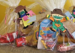 Kit alimentação, higiene, guloseimas e brinquedos para as crianças do Instituto Esperança