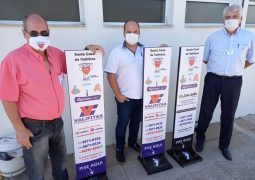 Santa Casa de Valinhos recebe totens de álcool gel para distribuir em suas instalações