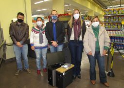 Supermercados Caetano faz doação de 14 computadores para FEAV