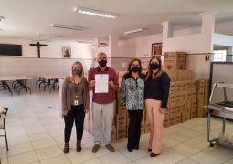 Secretaria da Pessoa com Deficiência do Estado doa kits de higiene e cobertores para a APAE Valinhos