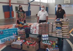 Colégio Carpe Diem arrecada mais de 300 quilos de alimentos para a FEAV