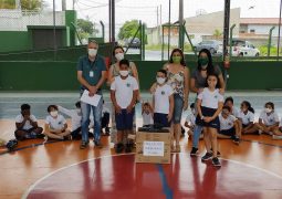 Escola Estadual arrecada 12.500 tampinhas plásticas para o programa Tampinha Legal do Recanto dos Velhinhos