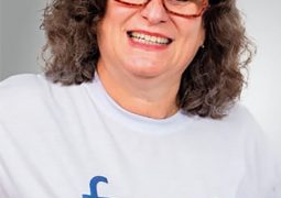 Eliane Macari é reeleita presidente da FEAV