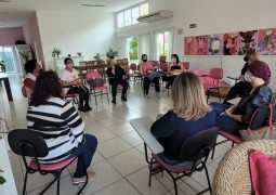 Assistidas pelo grupo Rosa e Amor participam de programa de protagonismo e empoderamento