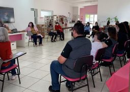 Mulheres atendidas pelo Grupo Rosa e Amor participam de capacitação pelo SEBRAE