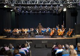 Num grande espetáculo de música popular, regional e Raiz, a Orquestra Filarmônica de Valinhos encanta o público