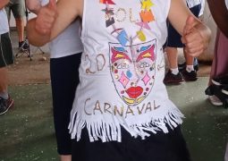 Baile de Carnaval promove a alegria entre alunos e assistidos da APAE