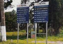 AEVAL completa a instalação de 26 totens de identificação das empresas da cidade