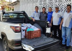 Clube dos Carros Antigos comemora 40 anos e faz doação de 200 quilos de alimentos para APAE