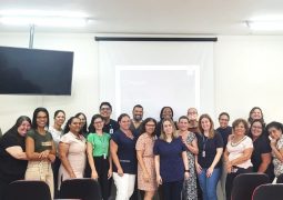 Diretora do Grupo Rosa e Amor realiza capacitação para enfermeiros da rede municipal na prevenção do câncer