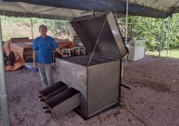 Churrasqueira à bafo vai facilitar o trabalho no almoço mineiro