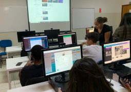 Jovens do Patrulheiro em treinamento para o mercado de trabalho