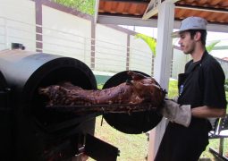 Prepare-se para saborear a carne de porco mais saborosa e suculenta – Vem aí o 16º Porco Turbinado da APAE Valinhos