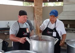 Está chegando a feijoada do Recanto dos Velhinhos –  16 de junho retirada em drive thru