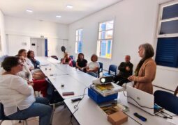 Roda de conversa orienta população sobre como prevenir o Acidente Vascular Cerebral