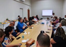 Entidades da FEAV apresentam demandas ao prefeito Franklin em reunião no gabinete