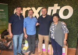 Bazar do Grupo Rosa e Amor recebe doações e reforça ações solidárias