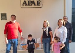 Associação do Condomínio Chácara Flora doa equipamentos à APAE de Valinhos
