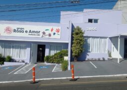 Grupo Rosa e Amor promove tarde de prêmios e realiza Outlet de Jeans beneficente com descontos de até 70%