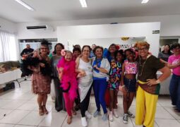 “Tecendo Vidas, Tecendo Artes” estreia com apresentação vibrante das “Frenéticas”