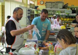 Pacoteiro Amigo está de volta ao Supermercados Caetano