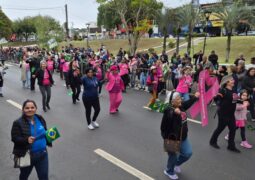 Grupo Rosa e Amor leva mensagem de prevenção e amor pela vida ao Desfile de 7 de Setembro
