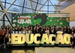APAE Valinhos participa de evento sobre educação e transformações no ensino em Curitiba