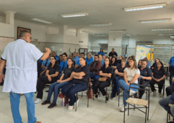 APAE promove palestra sobre inclusão para equipe do transporte escolar