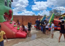 Festa de Natal encanta crianças do CONVIVA do Patrulheiro