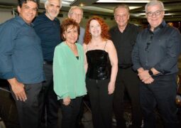 Jantar festivo no Country Club Valinhos celebra os 26 anos do Grupo Rosa e Amor