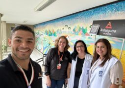 Representantes da Faculdade Anhanguera Valinhos apresentam cursos à equipe da APAE Valinhos